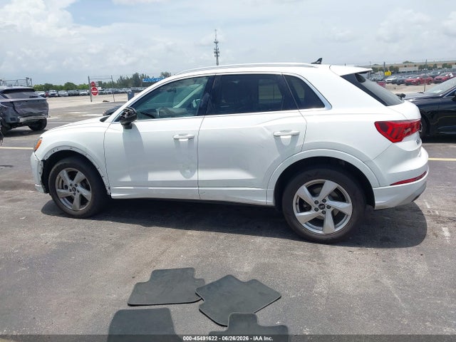 2021 Audi Q3 Premium 40 Tfsi Quattro Tiptronic მანქანა იყიდება აუქციონზე, vin: WA1AUCF34M1100351, აუქციონის ნომერი: 45491622