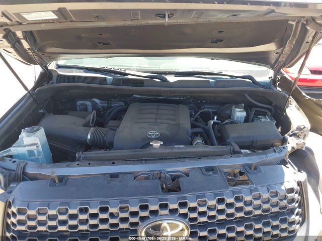 5TFDY5F15KX823394 Toyota Tundra Sr5 5.7l V8