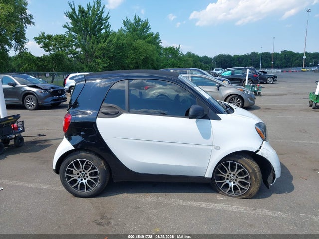 45491728 :رقم المزاد ، WMEFJ5DA6HK171974 vin ، 2017 Smart Fortwo Pure مزاد بيع