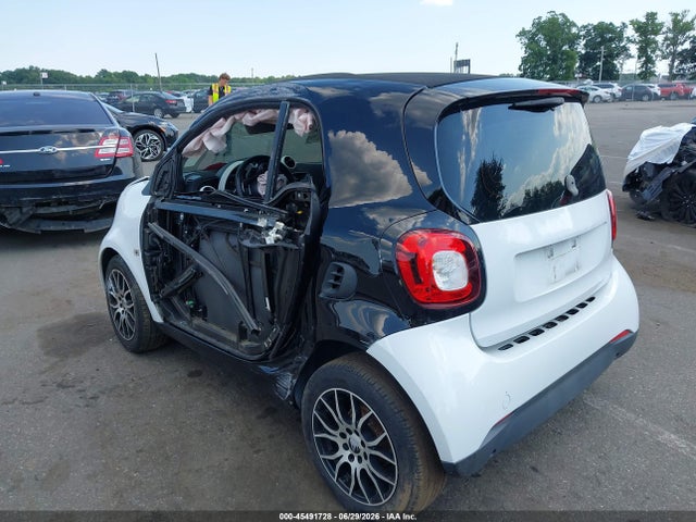 45491728 :رقم المزاد ، WMEFJ5DA6HK171974 vin ، 2017 Smart Fortwo Pure مزاد بيع