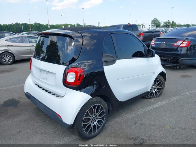 45491728 :رقم المزاد ، WMEFJ5DA6HK171974 vin ، 2017 Smart Fortwo Pure مزاد بيع