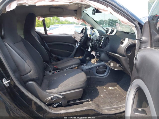 45491728 :رقم المزاد ، WMEFJ5DA6HK171974 vin ، 2017 Smart Fortwo Pure مزاد بيع