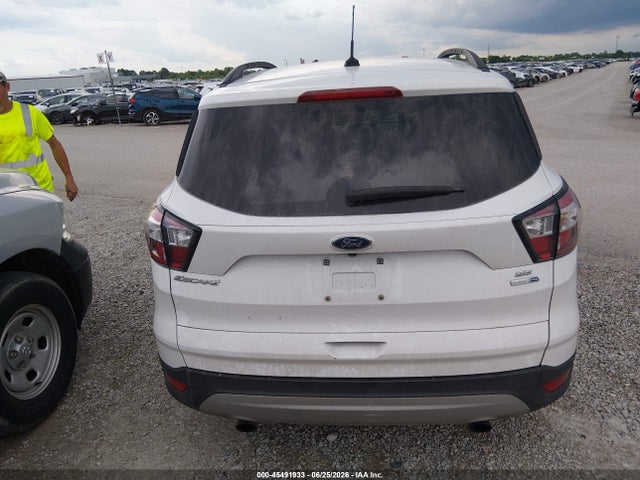 Ford ESCAPE SE 2018 1FMCU9GD1JUD08542 Image 16