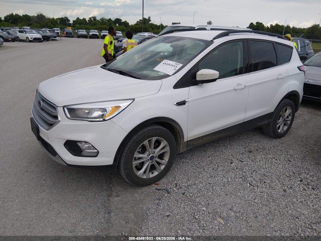Ford ESCAPE SE 2018 1FMCU9GD1JUD08542 Image 2