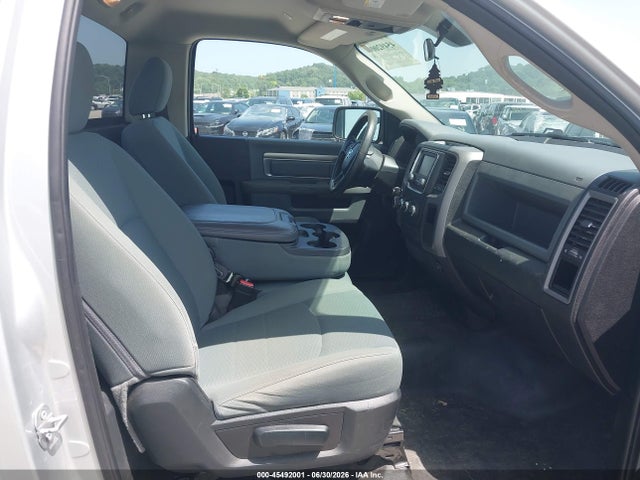 3C6JR6DG3KG502852 RAM 1500 Classic Tradesman 4x2 8&#039; Box