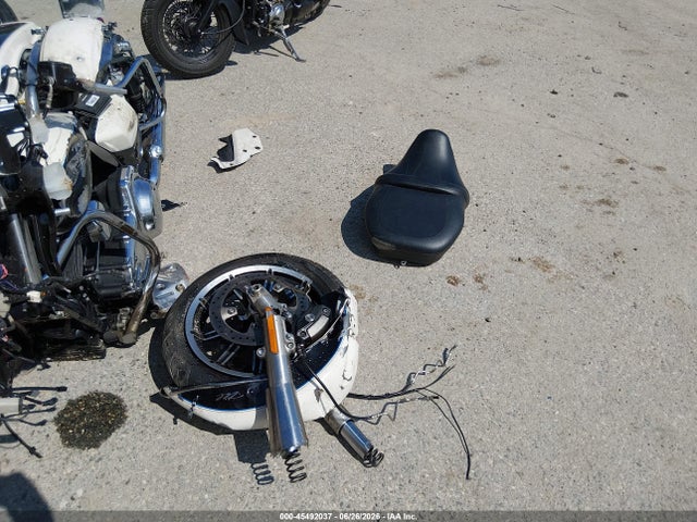 Harley-Davidson Flhtcu Ultra Classic Electra Gld 2014 1HD1FCM14EB677151 Image 11