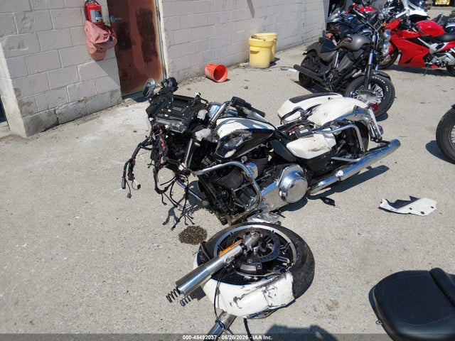 Harley-Davidson Flhtcu Ultra Classic Electra Gld 2014 1HD1FCM14EB677151 Image 2