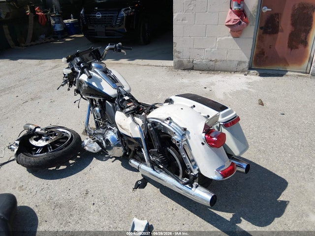 Harley-Davidson Flhtcu Ultra Classic Electra Gld 2014 1HD1FCM14EB677151 Image 3