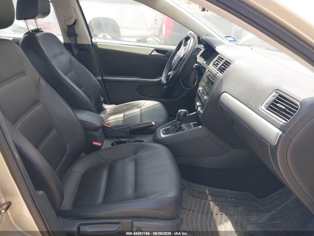 45492166 :رقم المزاد ، 3VWDX7AJ9DM265450 vin ، 2013 Volkswagen Jetta 2.5l Se مزاد بيع
