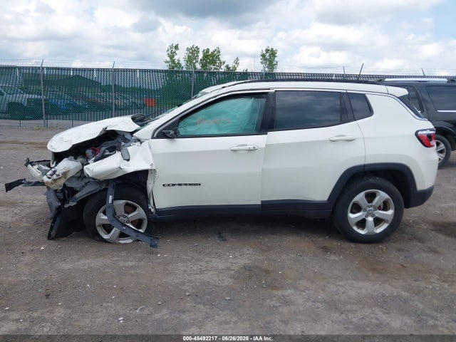 2019 Jeep Compass Latitude 4x4 მანქანა იყიდება აუქციონზე, vin: 3C4NJDBB9KT704213, აუქციონის ნომერი: 45492217