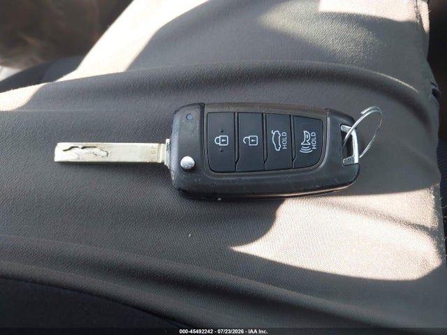 KMHLL4AG0PU550112 Hyundai ELANTRA SE