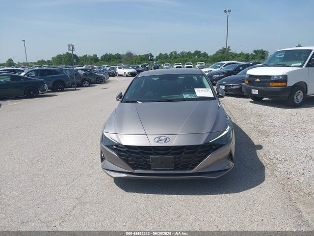 KMHLL4AG0PU550112 Hyundai ELANTRA SE