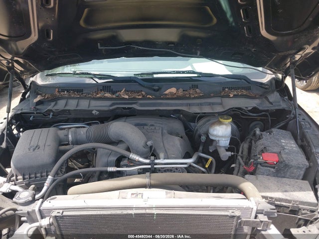 45492344 :رقم المزاد ، 1C6RR7KT1JS222590 vin ، 2018 Ram 1500 Express  4x4 5'7 Box مزاد بيع
