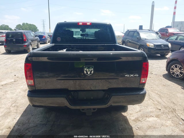 45492344 :رقم المزاد ، 1C6RR7KT1JS222590 vin ، 2018 Ram 1500 Express  4x4 5'7 Box مزاد بيع