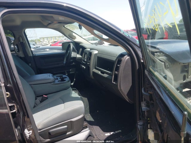 45492344 :رقم المزاد ، 1C6RR7KT1JS222590 vin ، 2018 Ram 1500 Express  4x4 5'7 Box مزاد بيع