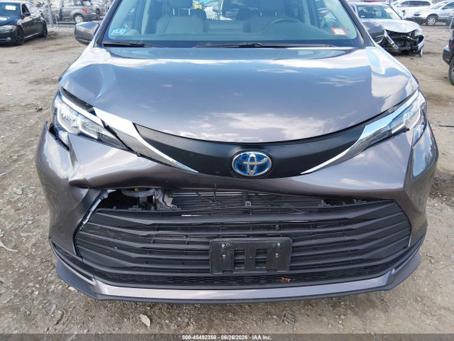 Toyota SIENNA LE 2023 5TDKRKEC3PS172253 Image 6