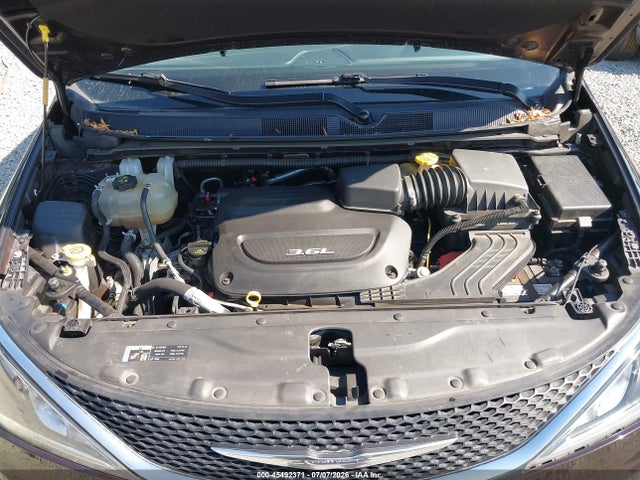 Auction sale of the 2017 Chrysler Pacifica Touring-l Plus, vin: 2C4RC1EG4HR592238, lot number: 45492371