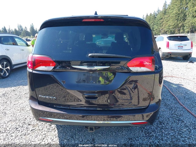 Auction sale of the 2017 Chrysler Pacifica Touring-l Plus, vin: 2C4RC1EG4HR592238, lot number: 45492371
