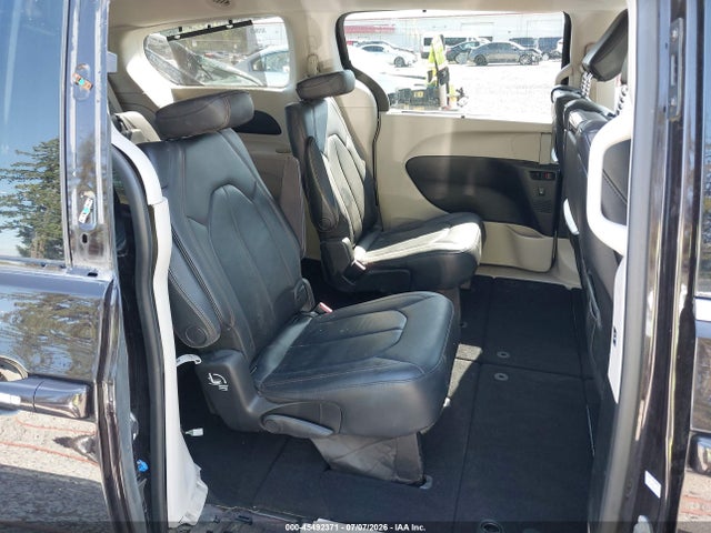 Auction sale of the 2017 Chrysler Pacifica Touring-l Plus, vin: 2C4RC1EG4HR592238, lot number: 45492371