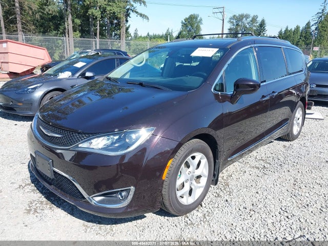 Auction sale of the 2017 Chrysler Pacifica Touring-l Plus, vin: 2C4RC1EG4HR592238, lot number: 45492371
