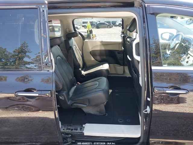 Auction sale of the 2017 Chrysler Pacifica Touring-l Plus, vin: 2C4RC1EG4HR592238, lot number: 45492371