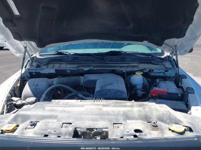 1C6RR6KG8JS292522 RAM 1500 Tradesman 4x2 5&#039;7 Box