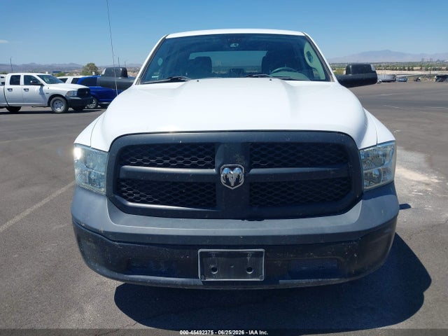 1C6RR6KG8JS292522 RAM 1500 Tradesman 4x2 5&#039;7 Box