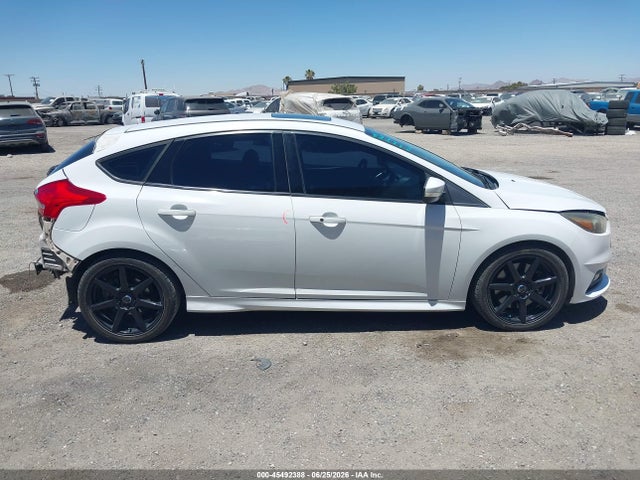 Ford FOCUS ST 2017 1FADP3L99HL260602 Image 14