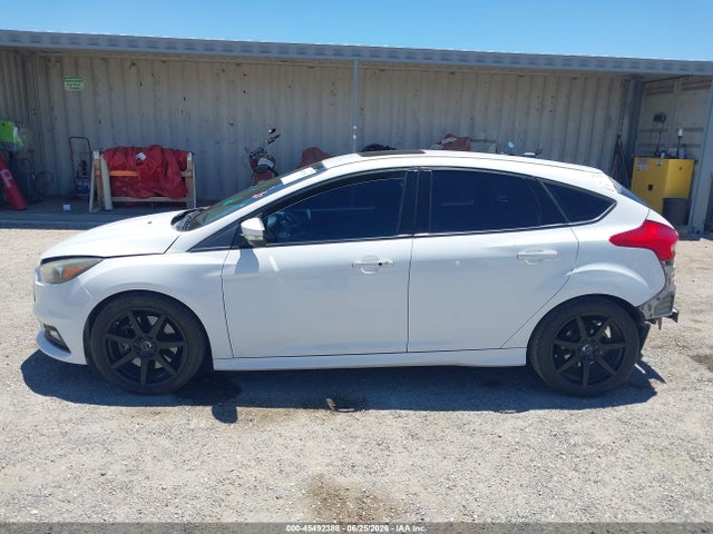 Ford FOCUS ST 2017 1FADP3L99HL260602 Image 15
