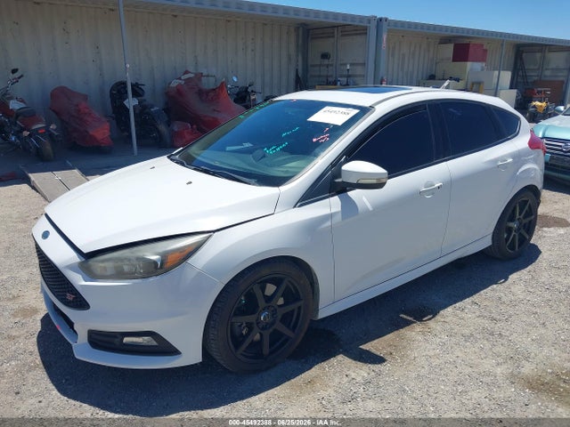 Ford FOCUS ST 2017 1FADP3L99HL260602 Image 2
