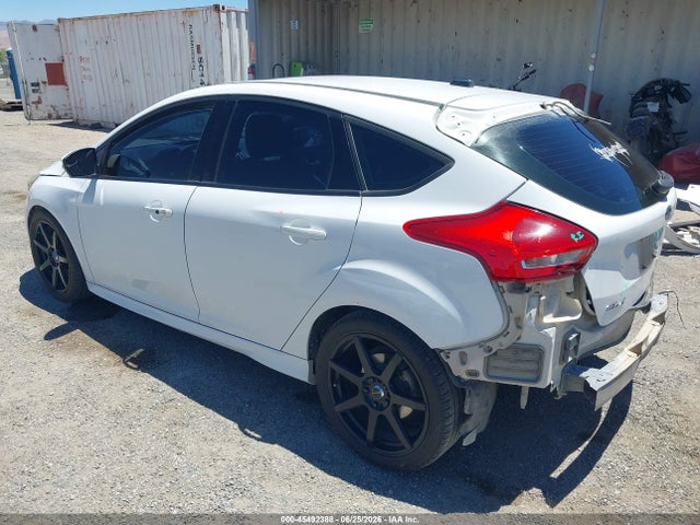 Ford FOCUS ST 2017 1FADP3L99HL260602 Image 3