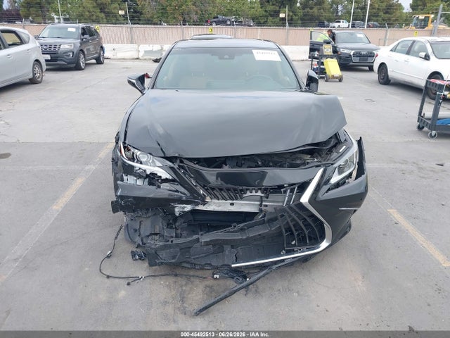 Lexus ES 300H 2023 58ADA1C16PU036422 Image 13