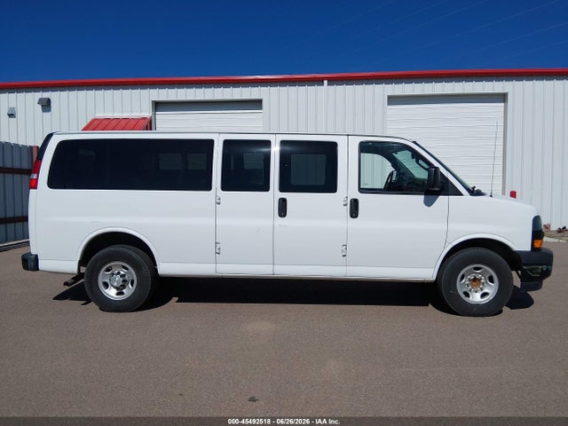 2020 Chevrolet Express Passenger Rwd 3500 Extended Wheelbase Ls მანქანა იყიდება აუქციონზე, vin: 1GAZGNFG0L1253816, აუქციონის ნომერი: 45492518
