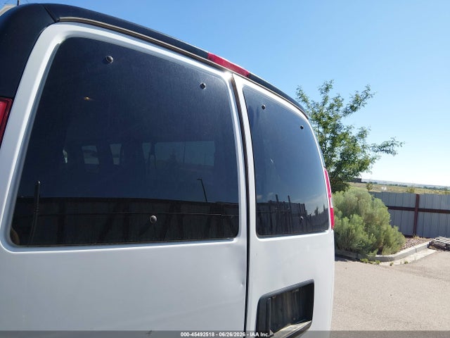 2020 Chevrolet Express Passenger Rwd 3500 Extended Wheelbase Ls მანქანა იყიდება აუქციონზე, vin: 1GAZGNFG0L1253816, აუქციონის ნომერი: 45492518