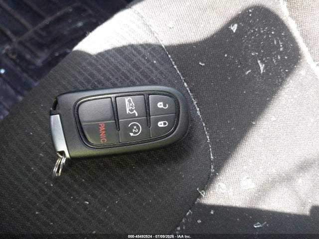 45492524 :رقم المزاد ، 1C4PJLCS3FW596365 vin ، 2015 Jeep Cherokee Latitude مزاد بيع