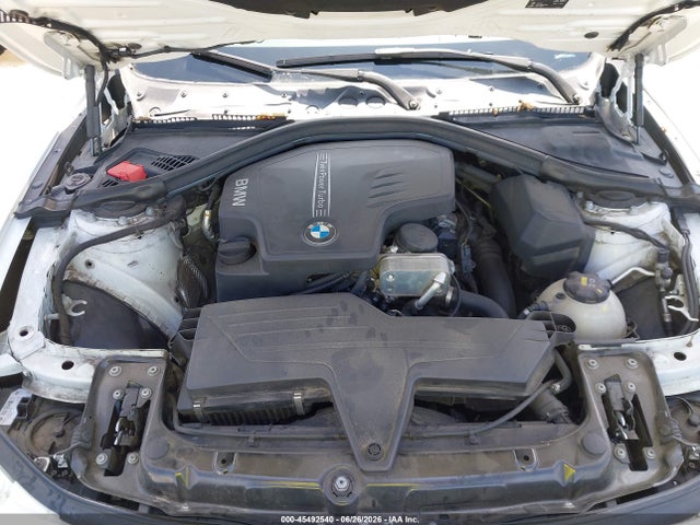 BMW 320i 2016 WBA8E1G58GNT99276 Image 10