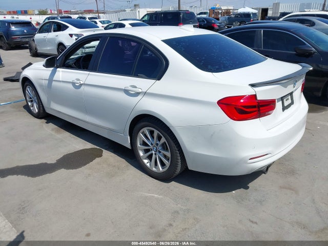 BMW 320i 2016 WBA8E1G58GNT99276 Image 3