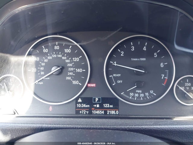 BMW 320i 2016 WBA8E1G58GNT99276 Image 7