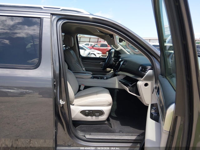 Продажа на аукционе авто 2024 Jeep Wagoneer L Series Ii 4x2, vin: 1C4SJRBP1RS145957, номер лота: 45492561