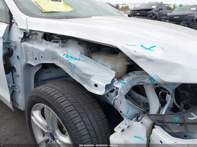 3FA6P0HD6JR170481 Ford FUSION SE