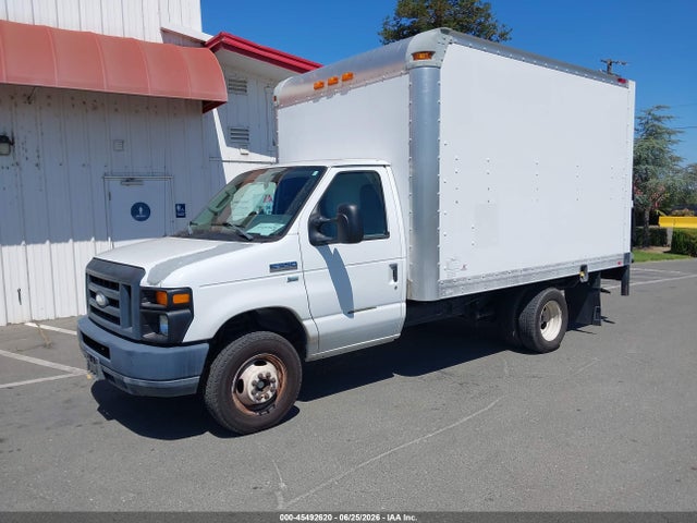 1FDWE3FL8EDB00373 Ford E-350 Cutaway