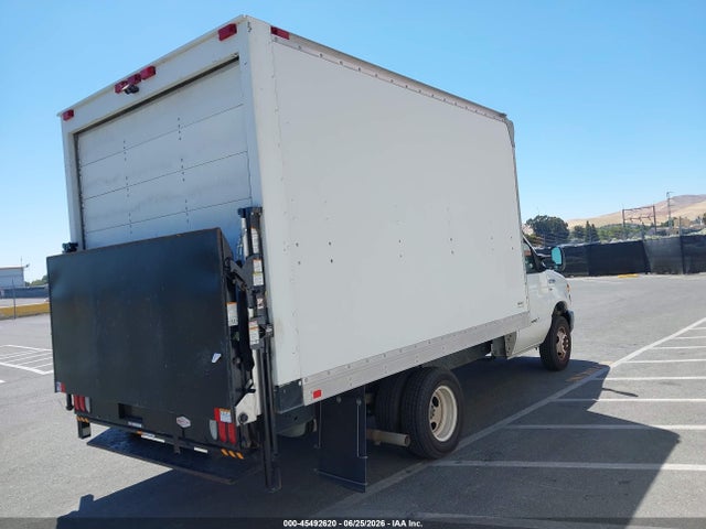 Ford E-350 Cutaway 2014 1FDWE3FL8EDB00373 Image 4