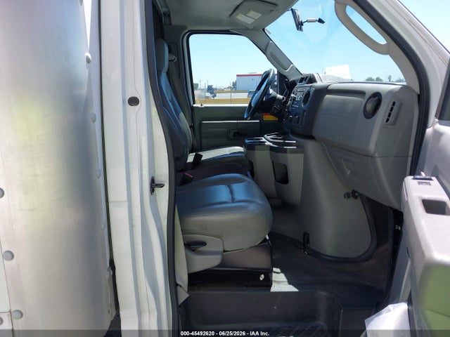 Ford E-350 Cutaway 2014 1FDWE3FL8EDB00373 Image 5