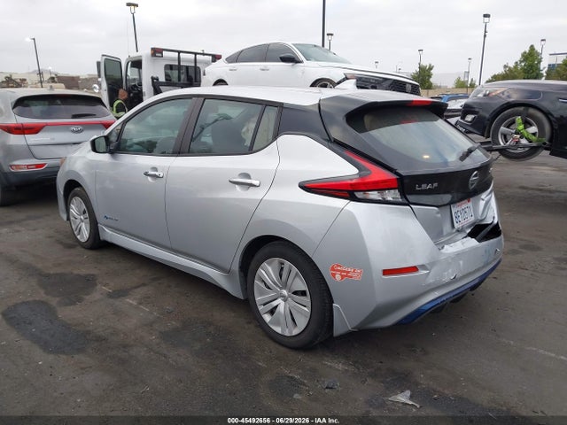 Nissan LEAF S 2018 1N4AZ1CP2JC313999 Image 3