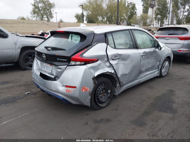Nissan LEAF S 2018 1N4AZ1CP2JC313999 Image 4