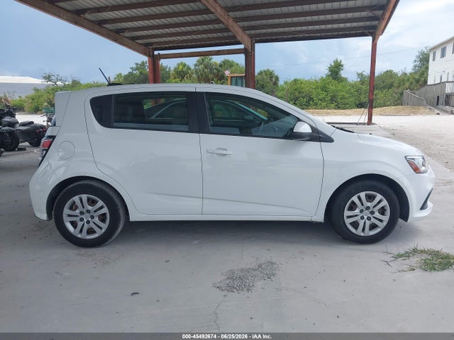 2020 Chevrolet Sonic Fwd  1fl 5-door მანქანა იყიდება აუქციონზე, vin: 1G1JG6SB0L4125555, აუქციონის ნომერი: 45492674