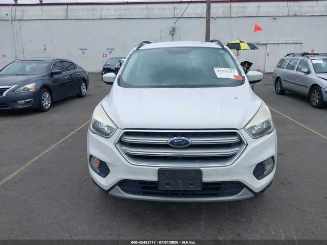 45492717 :رقم المزاد ، 1FMCU9GD9JUA87224 vin ، 2018 Ford Escape Se مزاد بيع