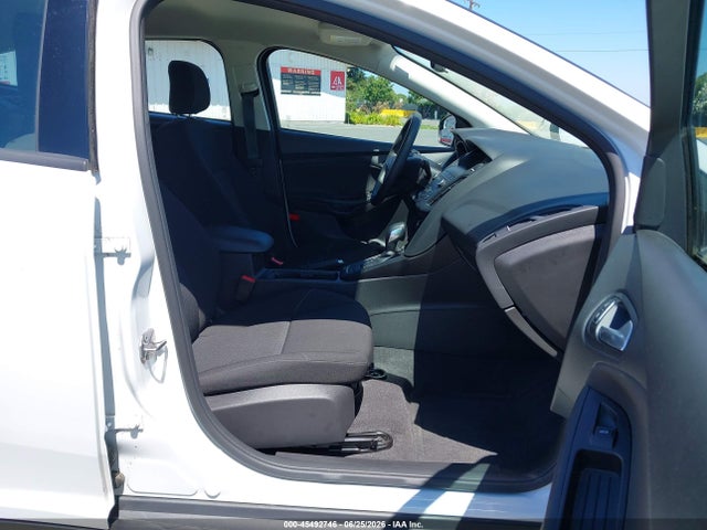 Ford FOCUS SE 2018 1FADP3K23JL328967 Image 5