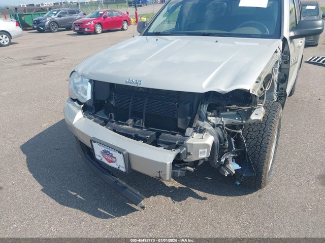 2010 Jeep Grand Cherokee Laredo მანქანა იყიდება აუქციონზე, vin: 1J4RR4GT0AC143951, აუქციონის ნომერი: 45492773