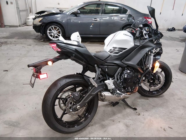Kawasaki Ex650 P 2026 ML5EXEP16TDAG7415 Image 4